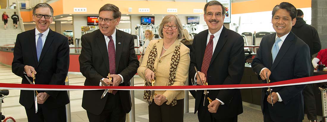 Dignitaries cutting the ribbon